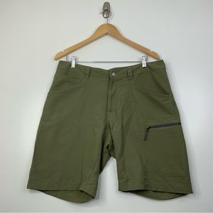 The North Face Cargo Golf Outdoor Hiking Camping Shorts. Green. Size 36.